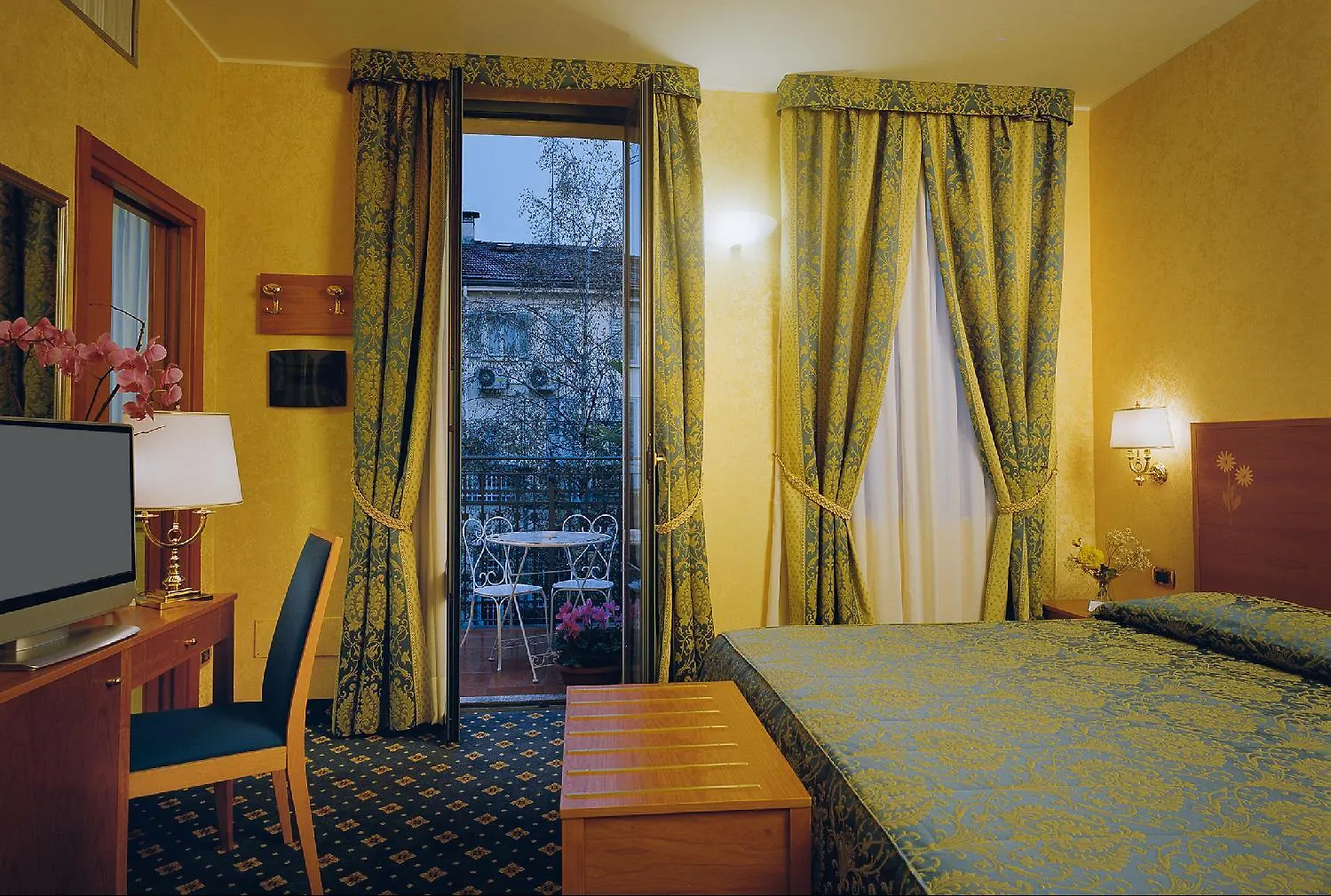 Boutique Hotel Dieci Milan 4*,  Italy