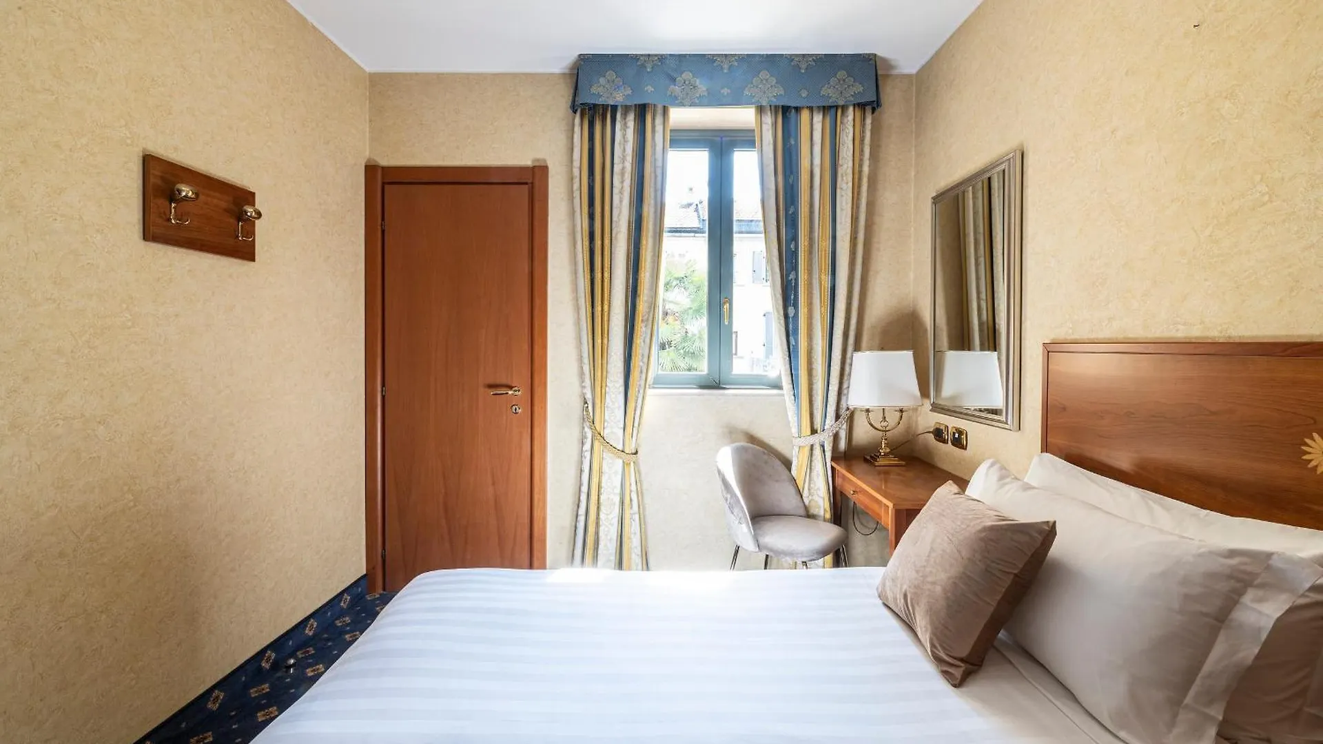Boutique Hotel Dieci Милан Италия
